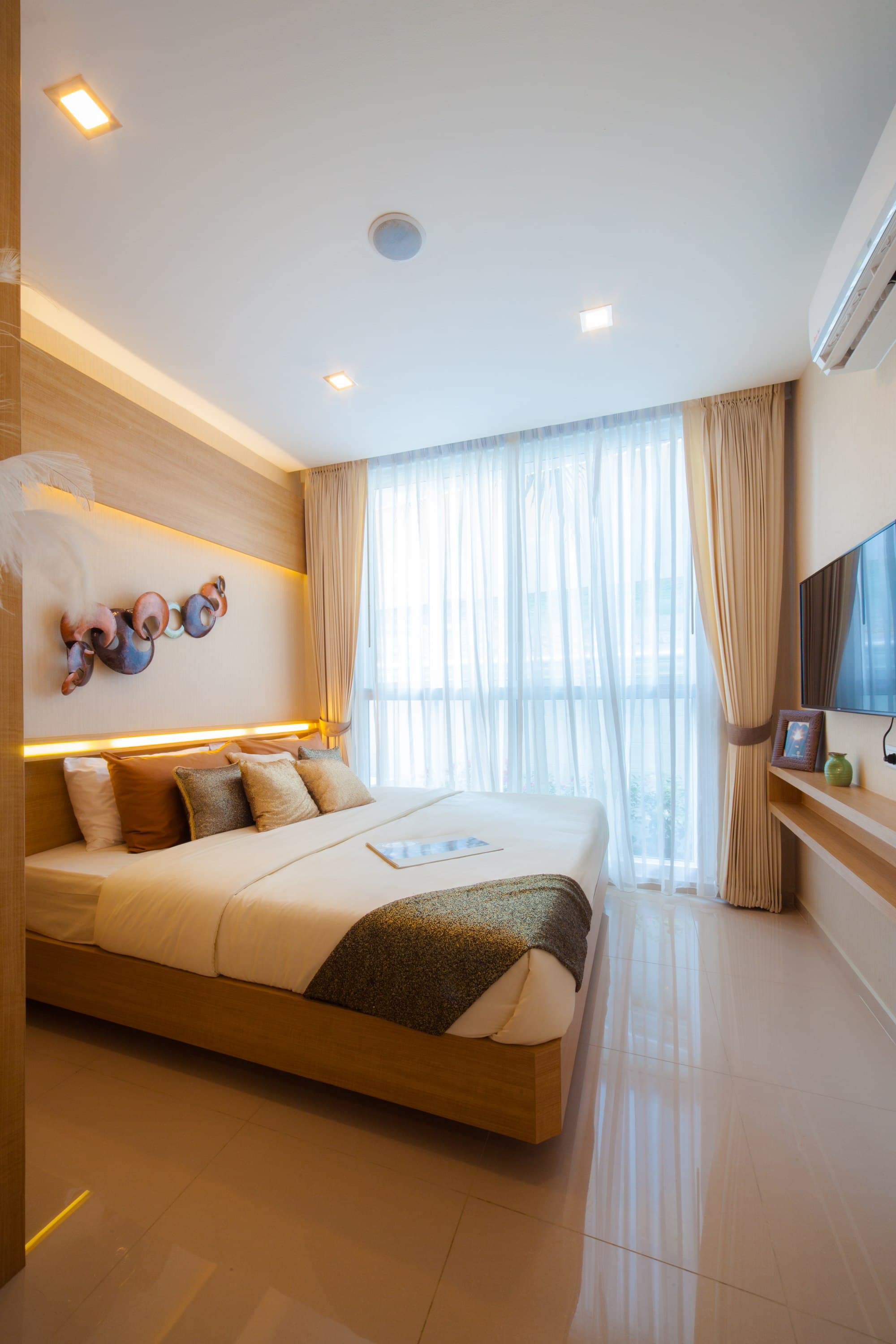 Olympus City Garden bedroom